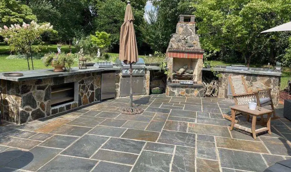 Why Is a Masonry Contractor Important for Retaining Wall Installation?